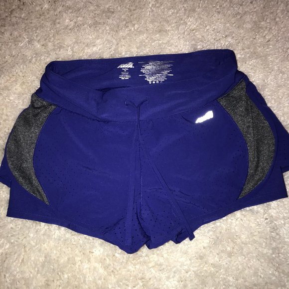 Athletic shorts - Picture 2 of 3